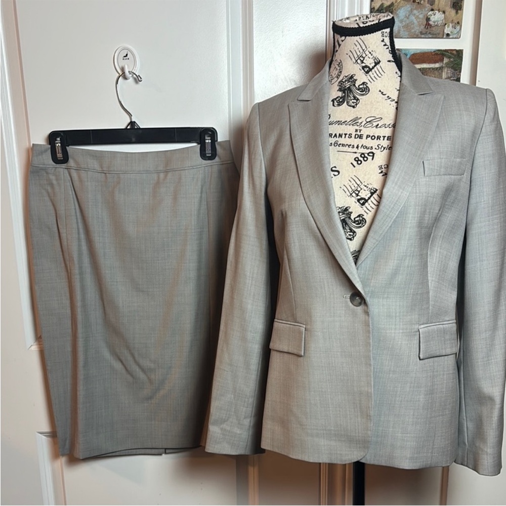 Judith and Charles skirt suit / grey lightweight wool size 4